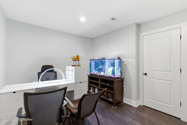 265 Bluffs Edge Dr, Mt Washington, KY 40047