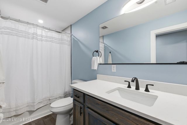 265 Bluffs Edge Dr, Mt Washington, KY 40047