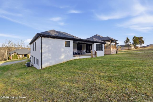 265 Bluffs Edge Dr, Mt Washington, KY 40047