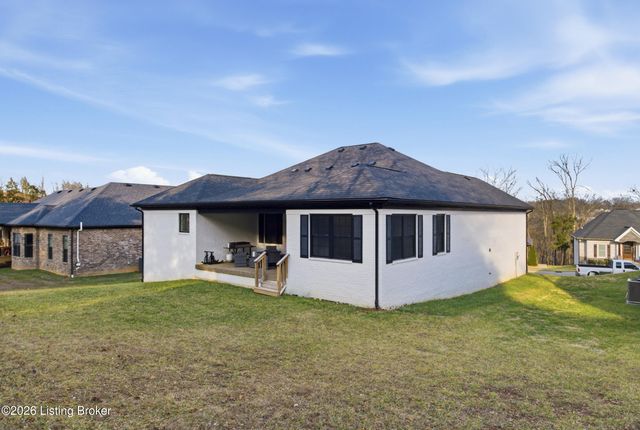 265 Bluffs Edge Dr, Mt Washington, KY 40047