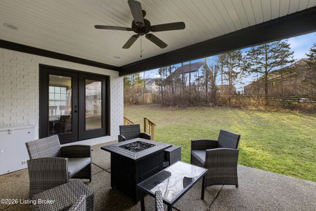 265 Bluffs Edge Dr, Mt Washington, KY 40047