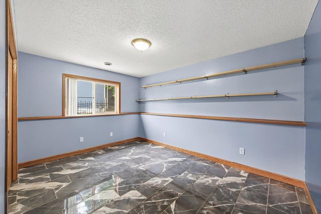 4418 Ladyslipper Avenue N, Brooklyn Park, MN 55443