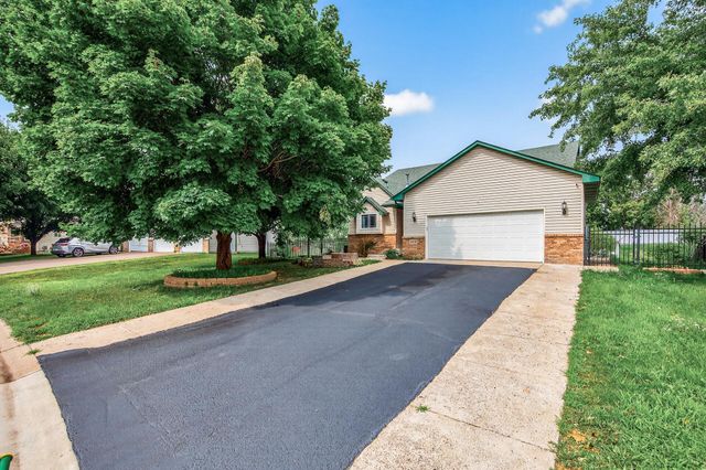 4418 Ladyslipper Avenue N, Brooklyn Park, MN 55443