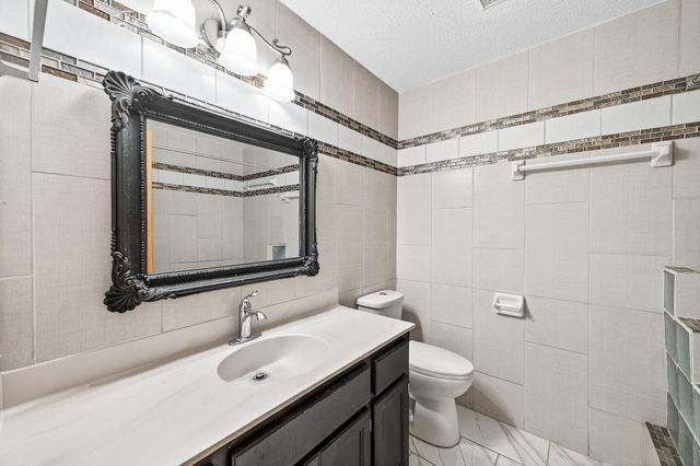 4418 Ladyslipper Avenue N, Brooklyn Park, MN 55443