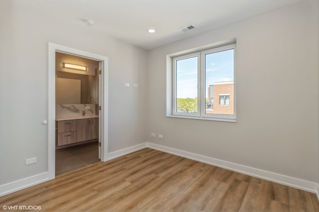 3729 W BELMONT Avenue 305, Chicago, IL 60618