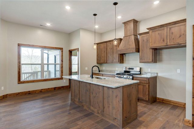 208 Danalia Drive, Marshfield, MO 65706