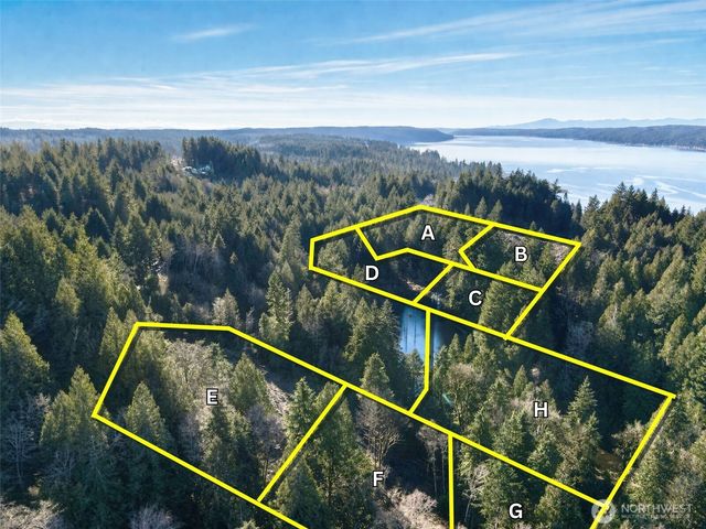 100 E Lakewood Drive, Belfair, WA 98528