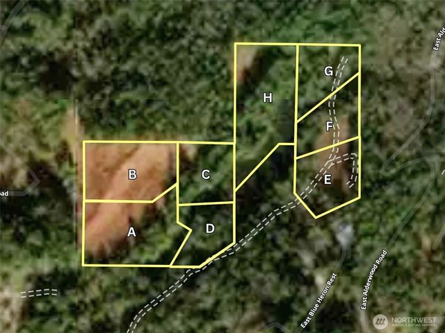 100 E Lakewood Drive, Belfair, WA 98528