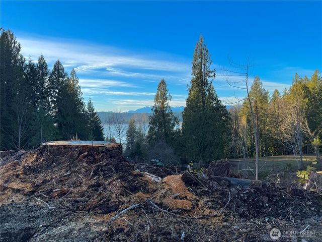 100 E Lakewood Drive, Belfair, WA 98528