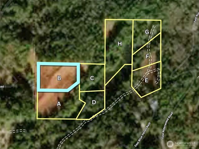 100 E Lakewood Drive, Belfair, WA 98528