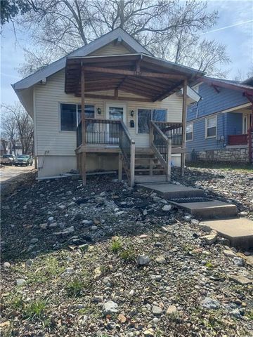 1857 E 68th Terrace, Kansas City, MO 64132