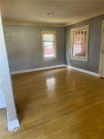 1857 E 68th Terrace, Kansas City, MO 64132