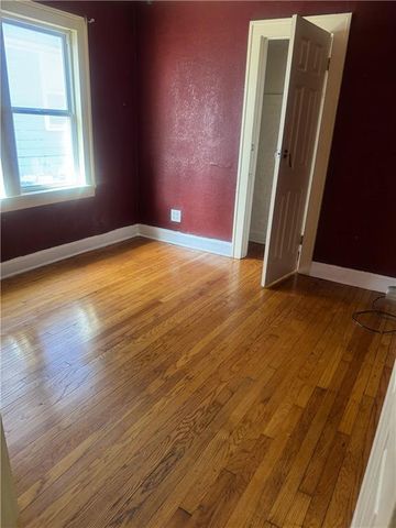 1857 E 68th Terrace, Kansas City, MO 64132