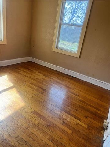 1857 E 68th Terrace, Kansas City, MO 64132