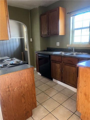 1857 E 68th Terrace, Kansas City, MO 64132