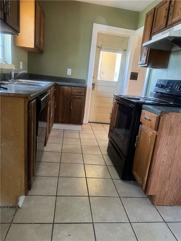 1857 E 68th Terrace, Kansas City, MO 64132