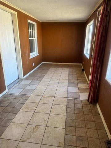 1857 E 68th Terrace, Kansas City, MO 64132