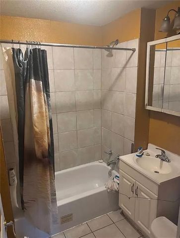 1857 E 68th Terrace, Kansas City, MO 64132