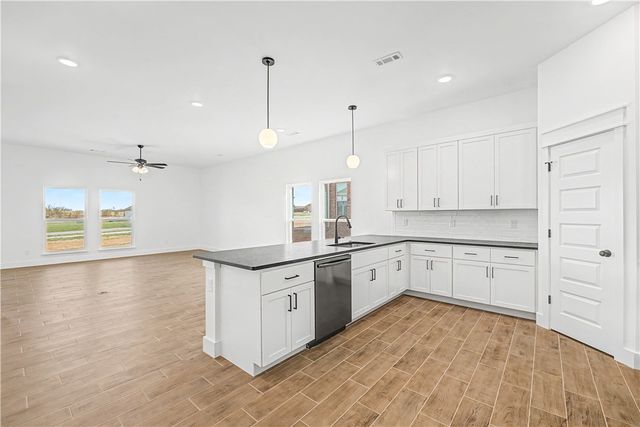 2610 Elstar Court, Centerton, AR 72712