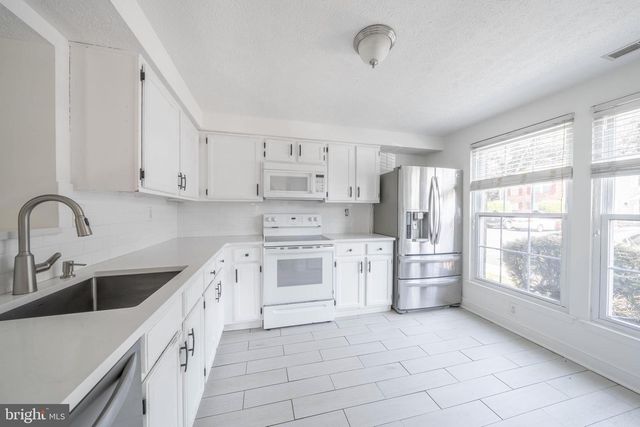 10 FORESTVIEW CT, Marlton, NJ 08053