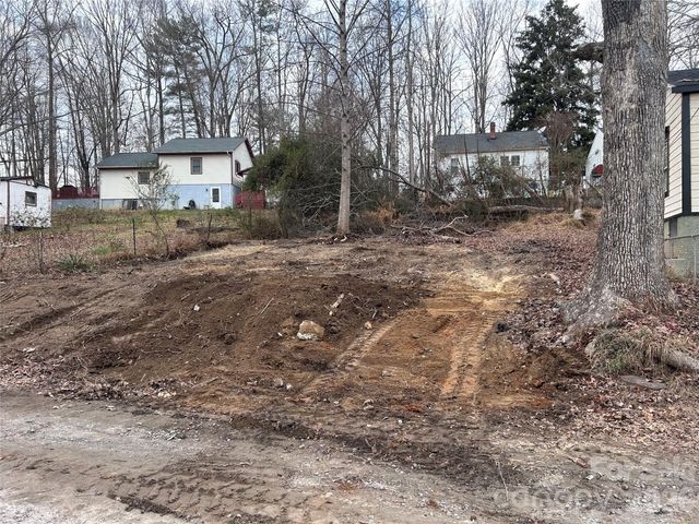 1618 Hayes Place NW, Lenoir, NC 28645