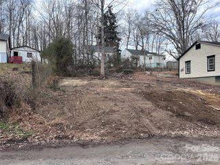 1618 Hayes Place NW, Lenoir, NC 28645