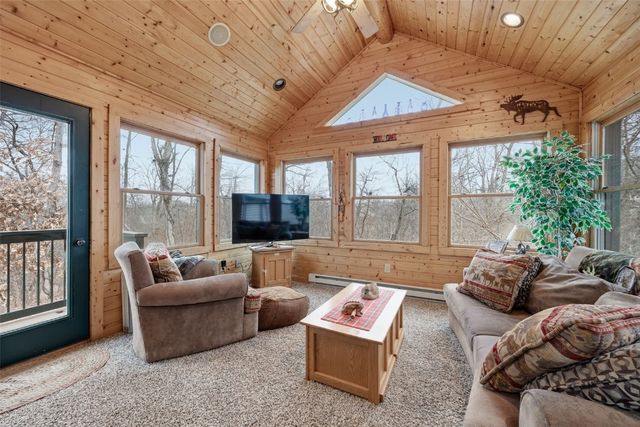 2228 Hendershot Road NE, North Liberty, IA 52317