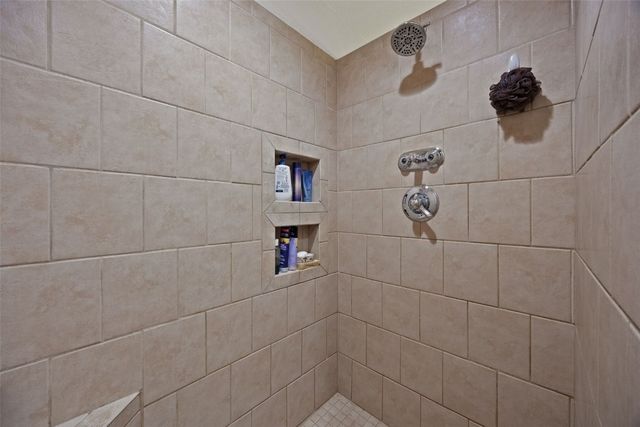 2228 Hendershot Road NE, North Liberty, IA 52317