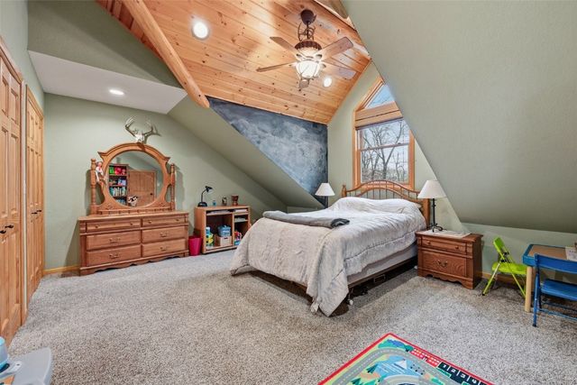 2228 Hendershot Road NE, North Liberty, IA 52317