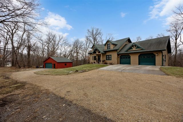 2228 Hendershot Road NE, North Liberty, IA 52317