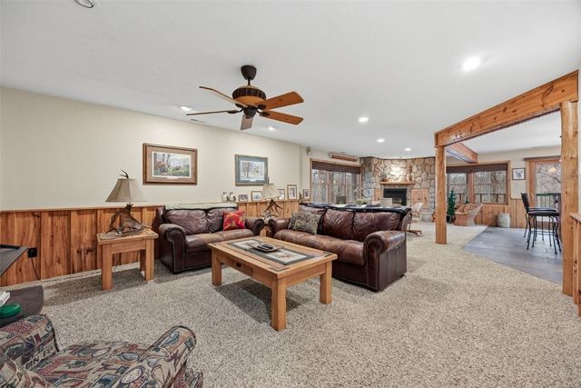 2228 Hendershot Road NE, North Liberty, IA 52317