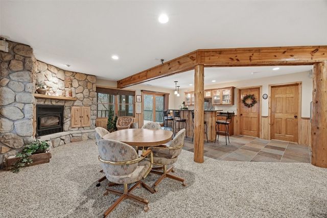 2228 Hendershot Road NE, North Liberty, IA 52317