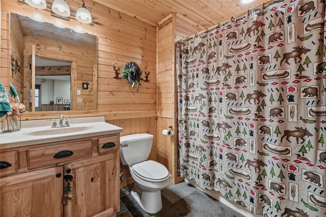 2228 Hendershot Road NE, North Liberty, IA 52317