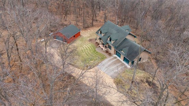 2228 Hendershot Road NE, North Liberty, IA 52317