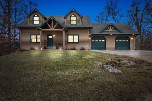 2228 Hendershot Road NE, North Liberty, IA 52317