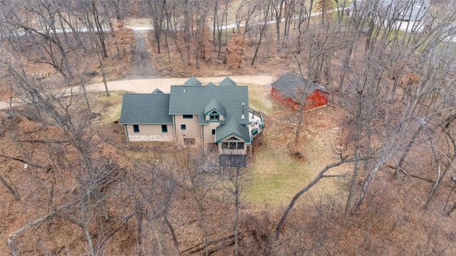2228 Hendershot Road NE, North Liberty, IA 52317