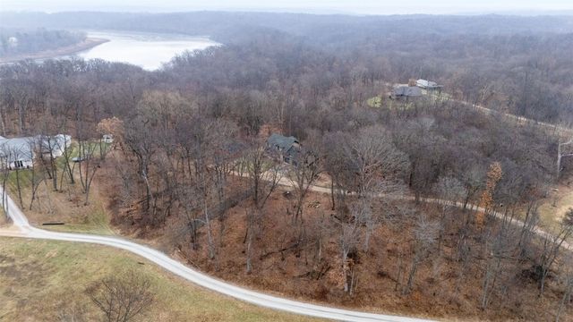 2228 Hendershot Road NE, North Liberty, IA 52317