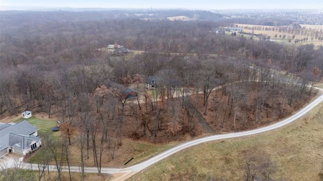 2228 Hendershot Road NE, North Liberty, IA 52317