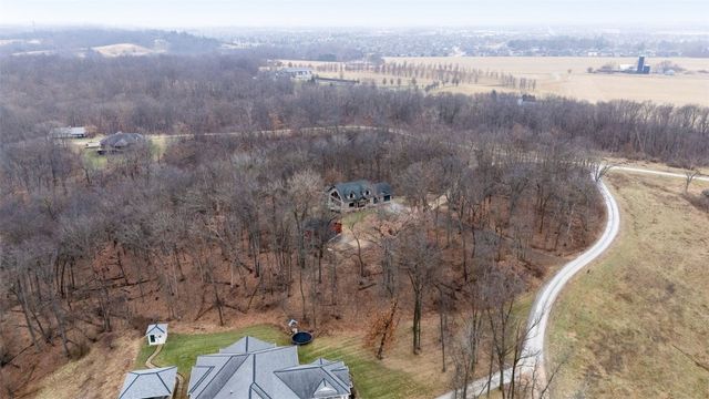 2228 Hendershot Road NE, North Liberty, IA 52317