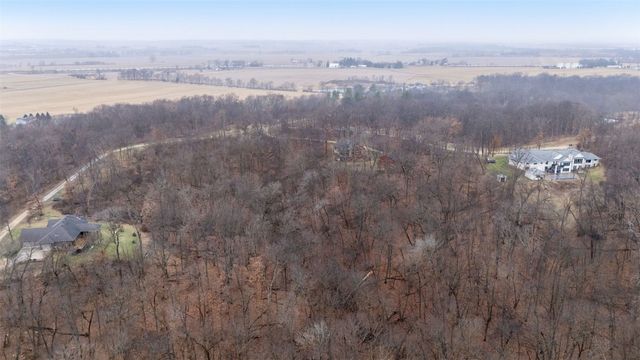 2228 Hendershot Road NE, North Liberty, IA 52317