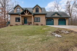 2228 Hendershot Road NE, North Liberty, IA 52317