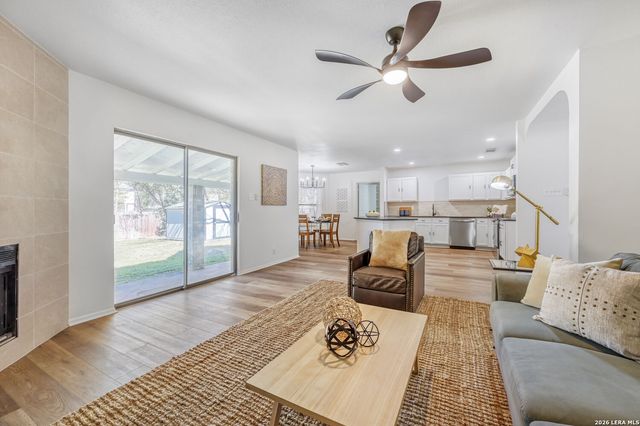 7059 Shadow Run, San Antonio, TX 78250