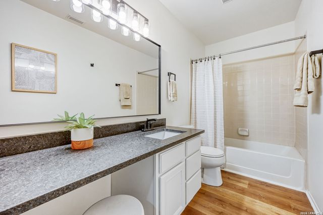 7059 Shadow Run, San Antonio, TX 78250