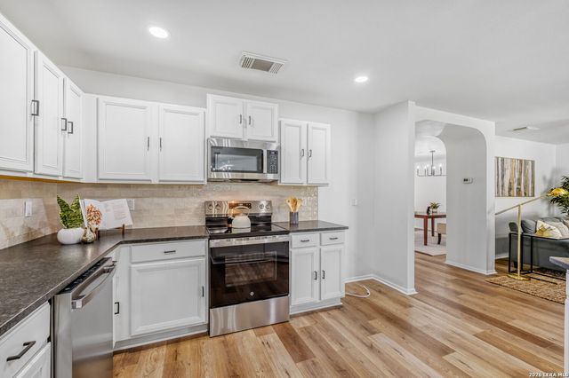 7059 Shadow Run, San Antonio, TX 78250