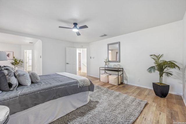 7059 Shadow Run, San Antonio, TX 78250