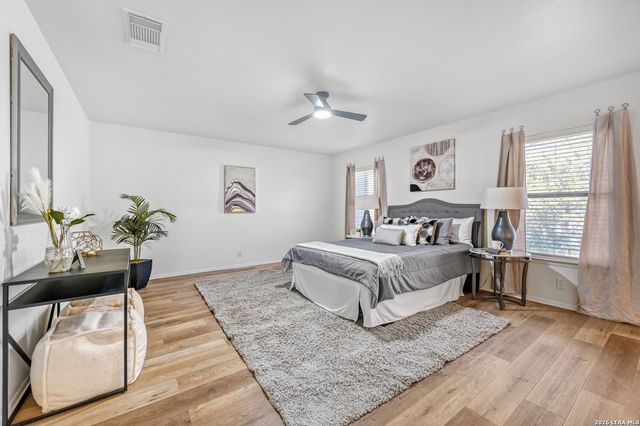 7059 Shadow Run, San Antonio, TX 78250