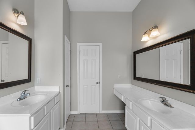 5942 Crestford Park Lane, Houston, TX 77084