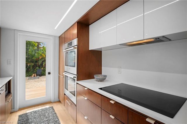 2372 Woodland TER, Fort Myers, FL 33907