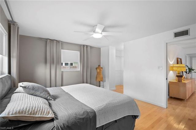 2372 Woodland TER, Fort Myers, FL 33907