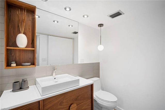 2372 Woodland TER, Fort Myers, FL 33907